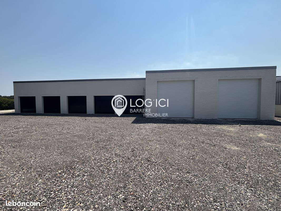 Parking 36 m² · à Morlaàs · 36 m² · 444 €/mois