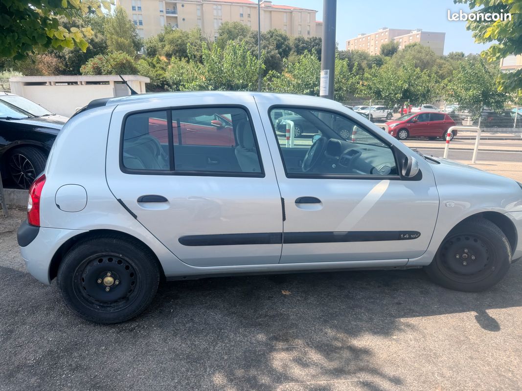 Renault clio 2003 (image 5)