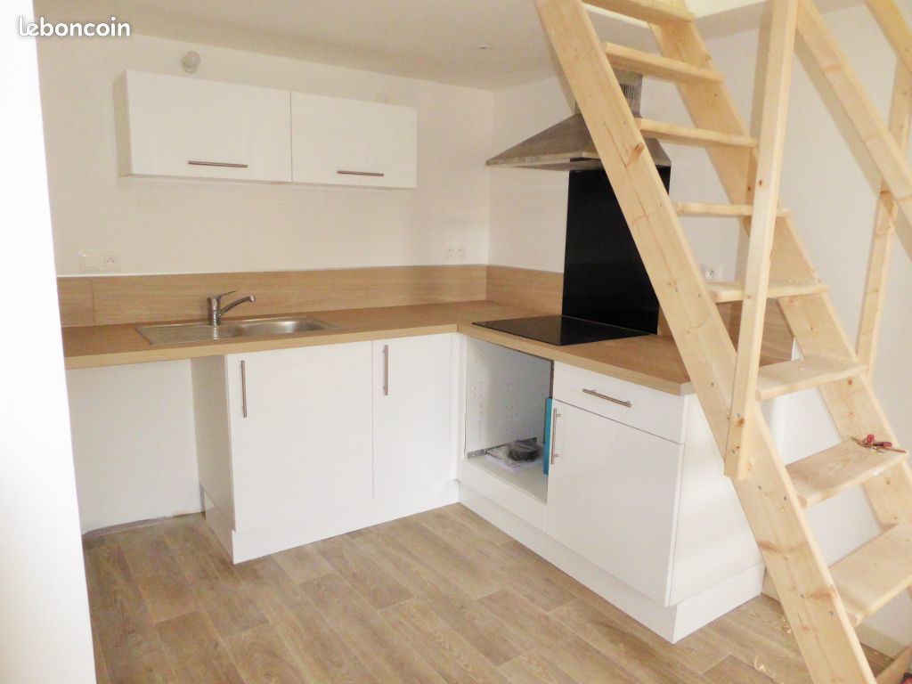 Appartement 1 pièce 31 m² · à Méounes-lès-Montrieux · 31 m² · 540 €/mois