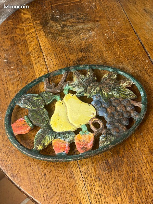 Vieux Dessous-de-plat En Fonte émaillée Bleue, Années 50, Décor Animaux
