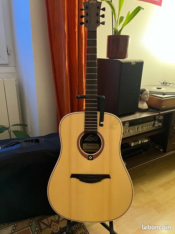 Guitare acoustique Lag pour gaucher (image 1)