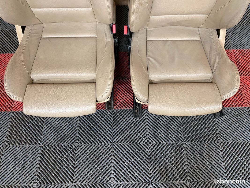 Intérieur Cuir Beige Pour BMW 218 D - Occasion à Venir Chercher Sur Place - État Correct