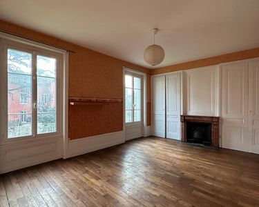 Maison 1 100 000 € - 250 m²