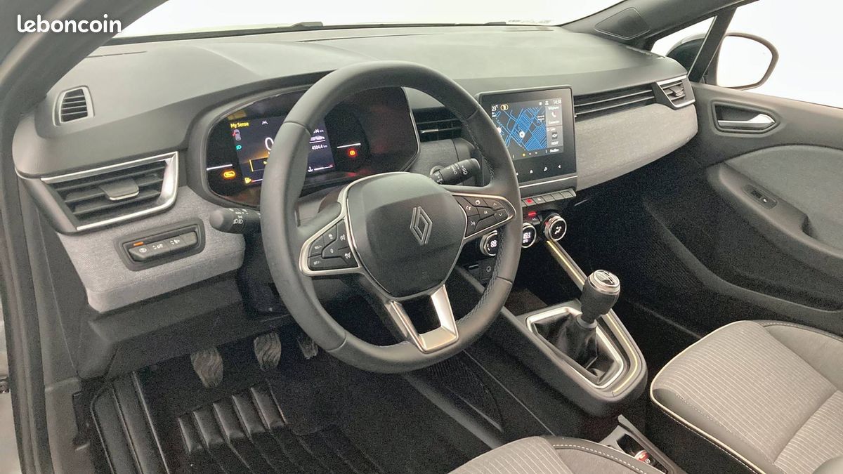 Renault clio tce 90 ch gsr2 techno (image 9)