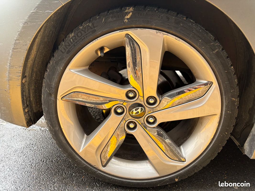 Hyundai VELOSTER Turbo 1.6 T-GDI 186 ch (image 11)