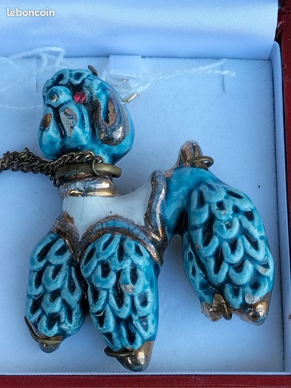 Broche bijou de créateur - France