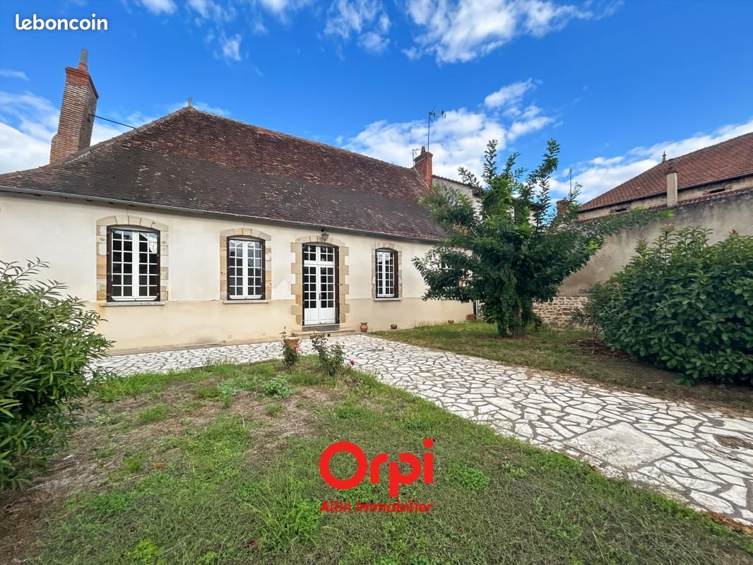 Maison 5 pièces 109 m² · à Estivareilles · 109 m² · 132 000 €
