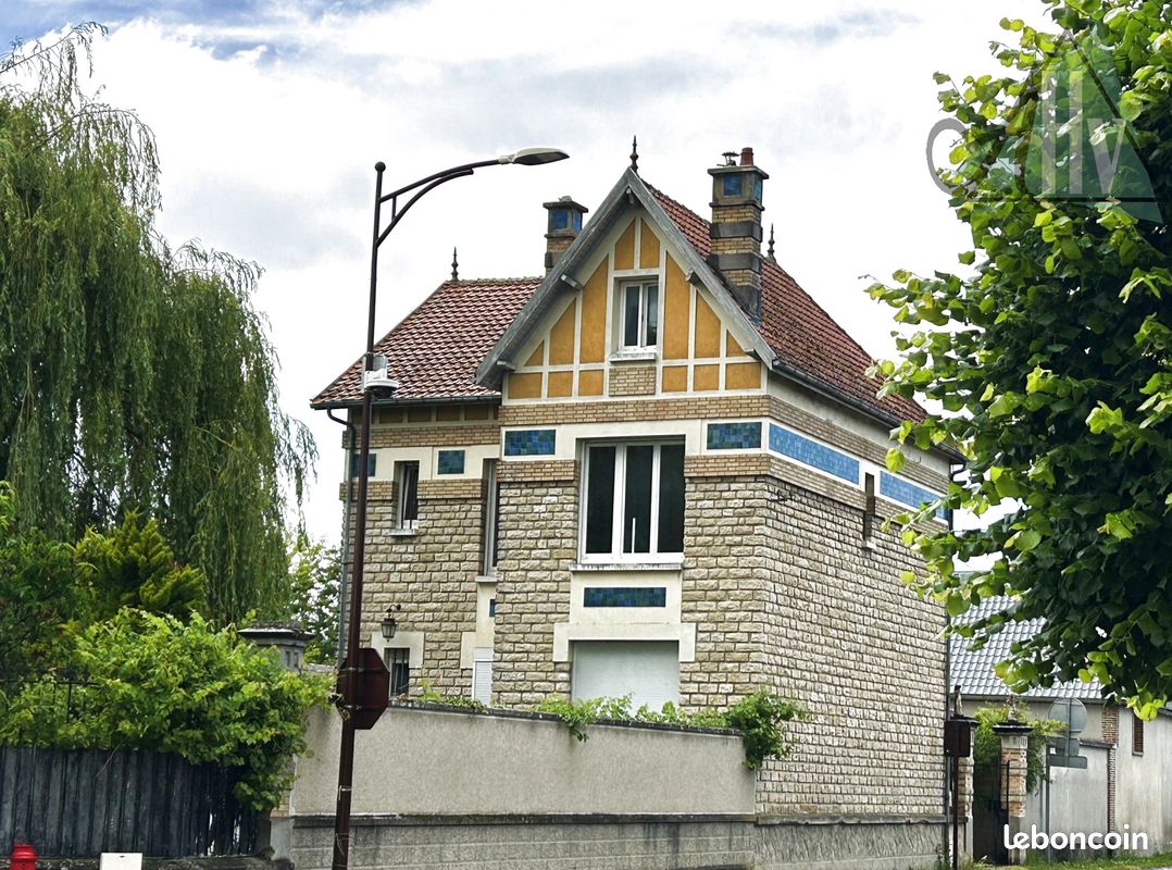 Maison 6 pièces 158 m² · à Châtres · 158 m² · 160 500 €