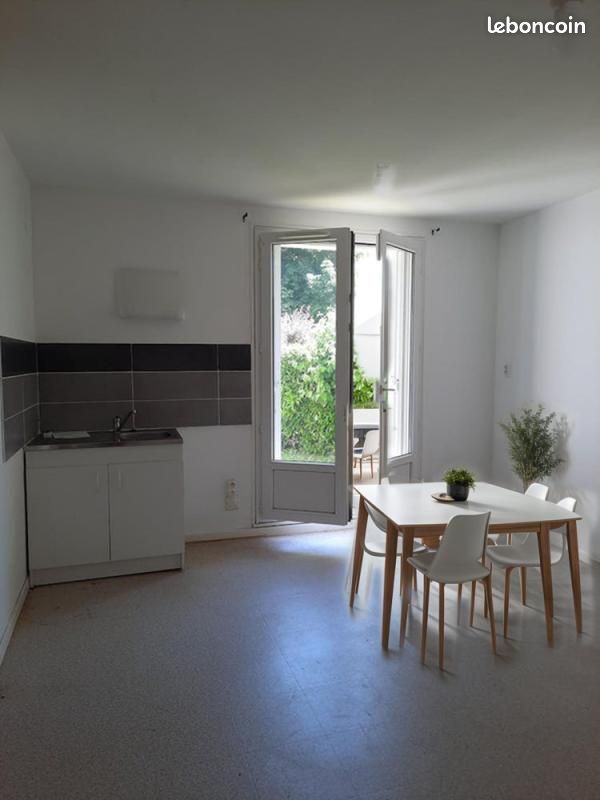 Appartement 1 pièce 27 m² · à Saint-Siméon-de-Bressieux · 27 m² · 281 €