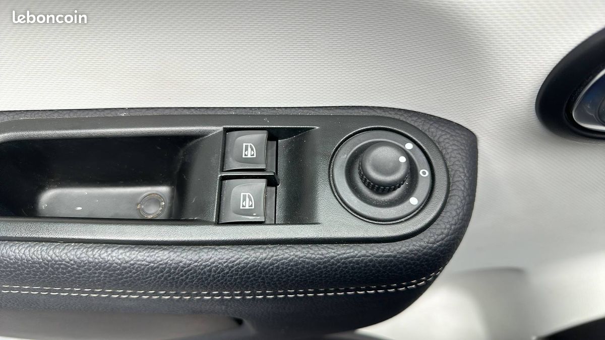 Renault twingo iii e tech techno (image 17)