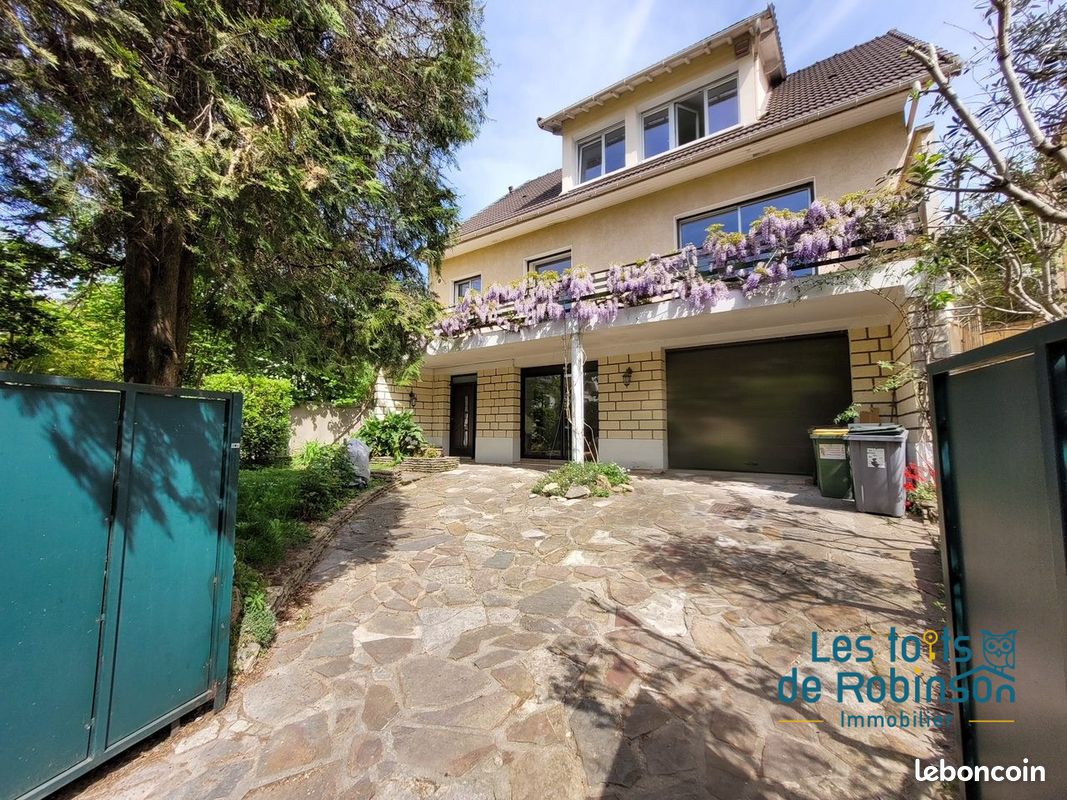 Maison 6 pièces 163 m² · à Le Plessis-Robinson · 163 m² · 3 000 €/mois