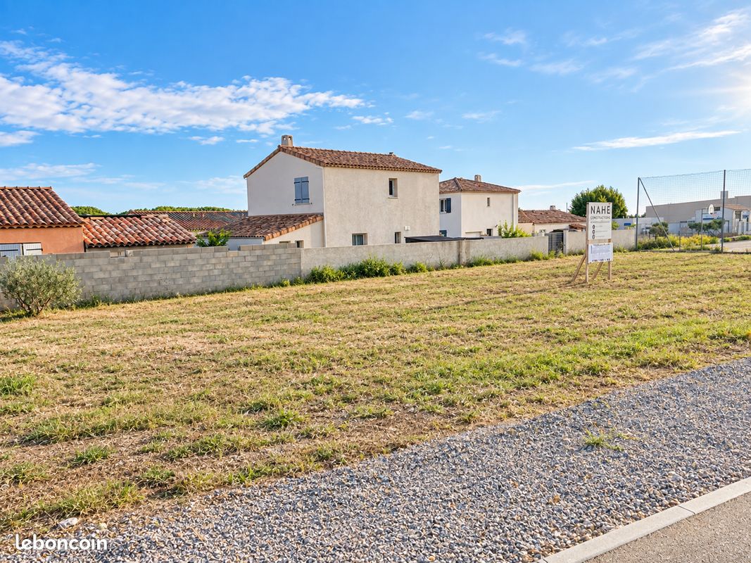 Terrain constructible viabilisé · à La Fare-les-Oliviers · 175 000 €