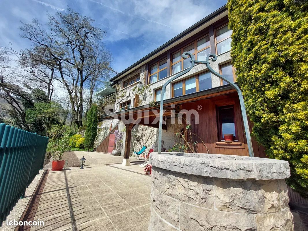 Maison 8 pièces 180 m² · à Gex · 180 m² · 745 000 €