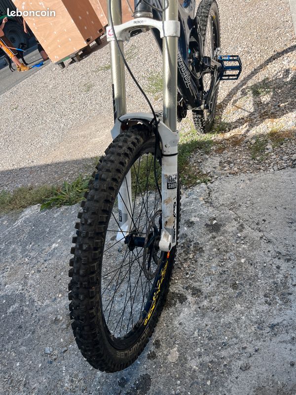 Vtt descente DH Santa Cruz V10 (image 6)