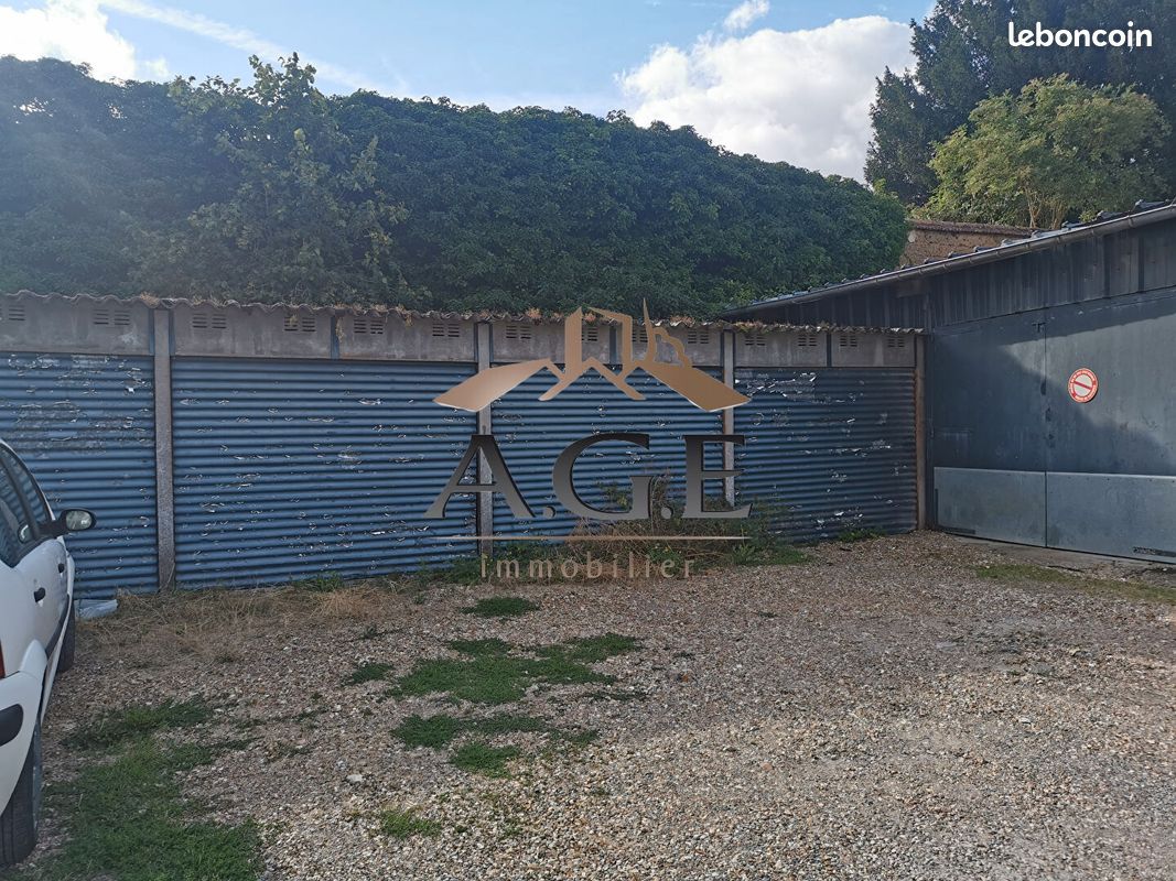 Parking/box NOGENT LE ROI · à Nogent-le-Roi · 58 €/mois