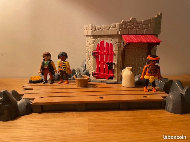 Playmobiles 2 fortresses (image 4)