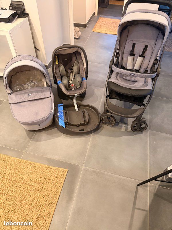Lot Poussette trio + base voiture (image 3)
