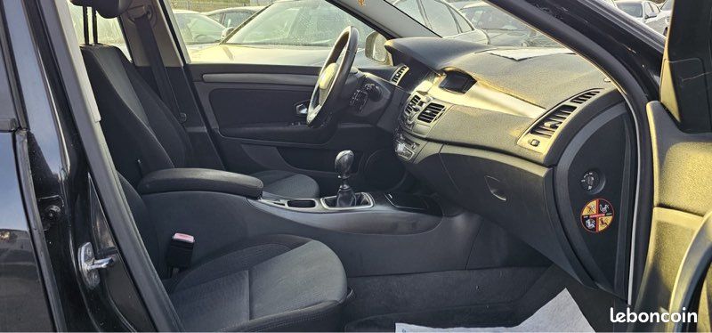 Renault Laguna III 1.5l Dci 110 Black Édition Du 05/09 (image 5)