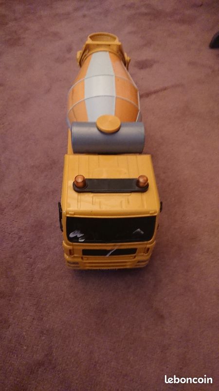 Camion bétonnière jouet (image 2)