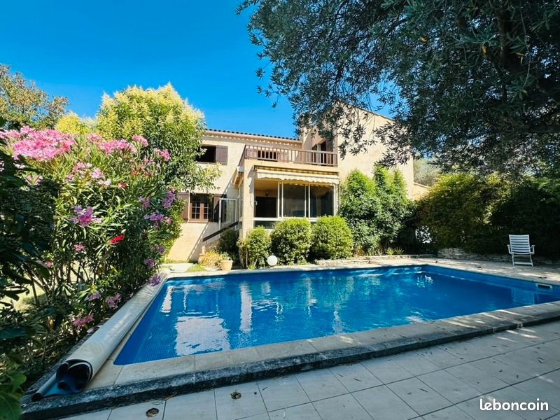 Maison 8 pièces 173 m² · à Manosque · 173 m² · 369 000 €