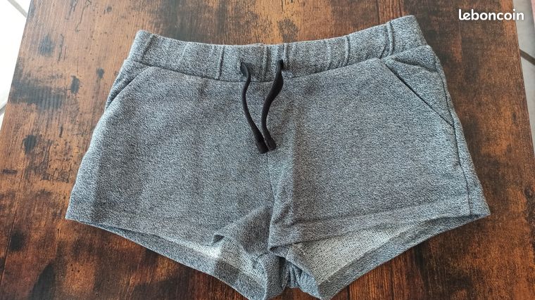 Short Garçon H&M Gris Foncé Taille 14 Ans - Porté Une Seule Fois En Vacances, état Impeccable !
