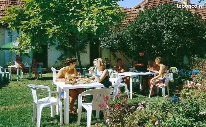 Mobil-home au calme avec beau point de vue dans camping familial avec piscine (image 19)