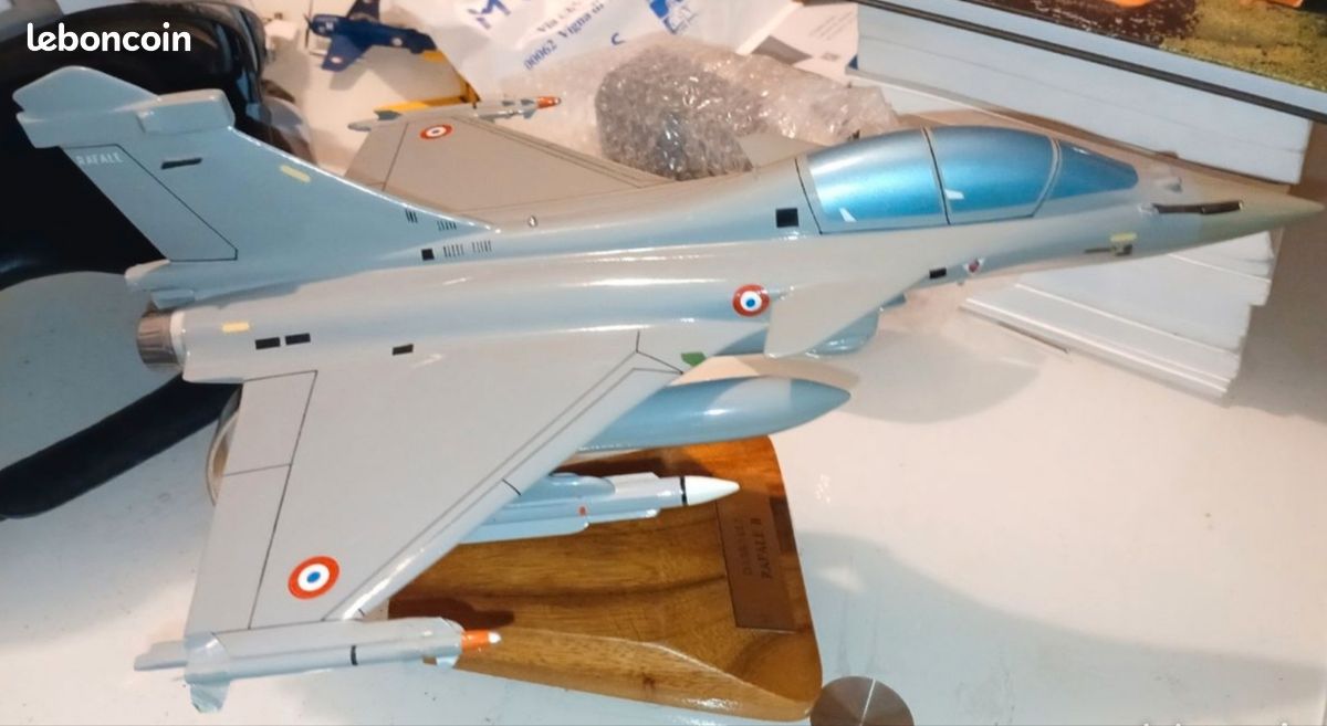 Maquette avion de chasse Dassault Rafale B Pilot station (image 2)