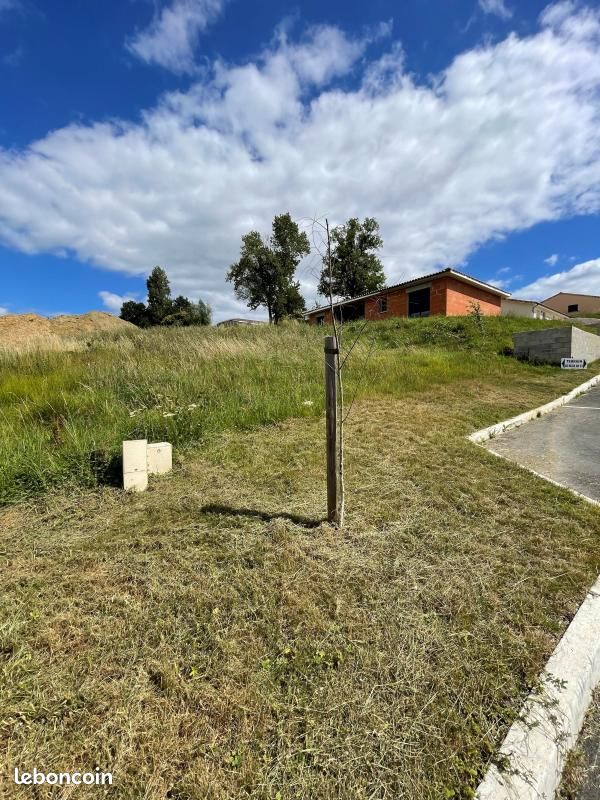 Terrain 695 m² Le Pian Sur Garonne · au Pian-sur-Garonne · 35 000 €