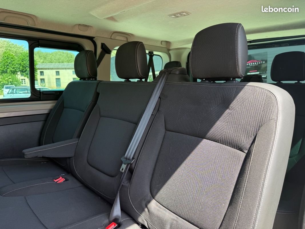 RENAULT TRAFIC III Combi Phase 3 L1 2.0 dCi 16V EDC6 SS Intens 9 Places (image 10)