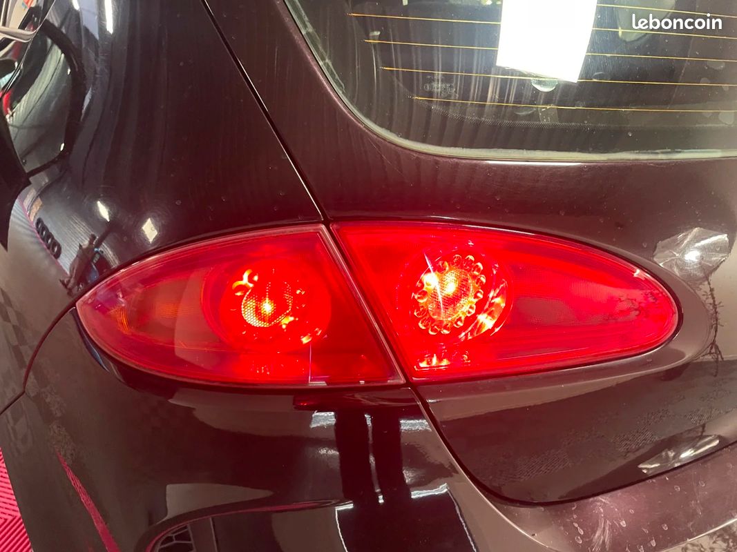 SEAT LEON 2.0 TFSI 240 Cupra TOIT OUVRANT (image 32)