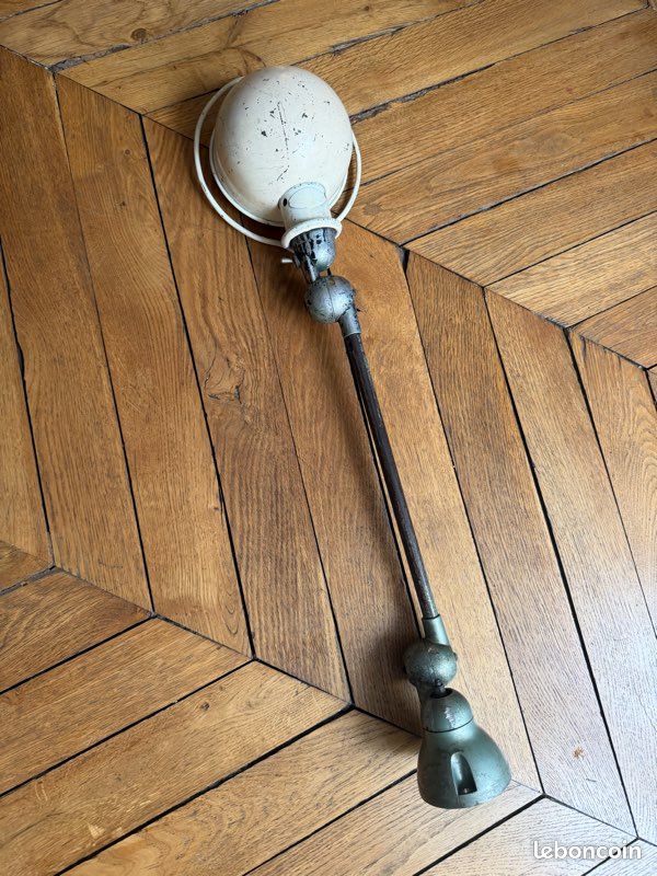 Belle lampe d atelier ou d’usine vintage jielde (image 1)