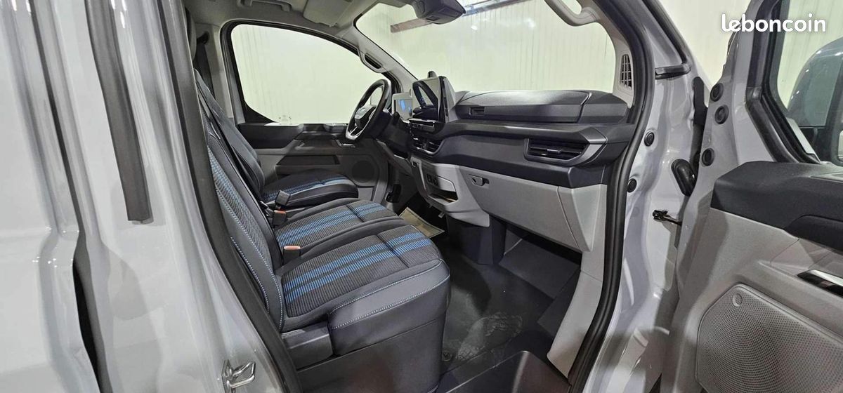 Ford Transit Custom FOURGON 320 L1H1 2.0 ECOBLUE 170 CH BVA8 SPORT (image 21)