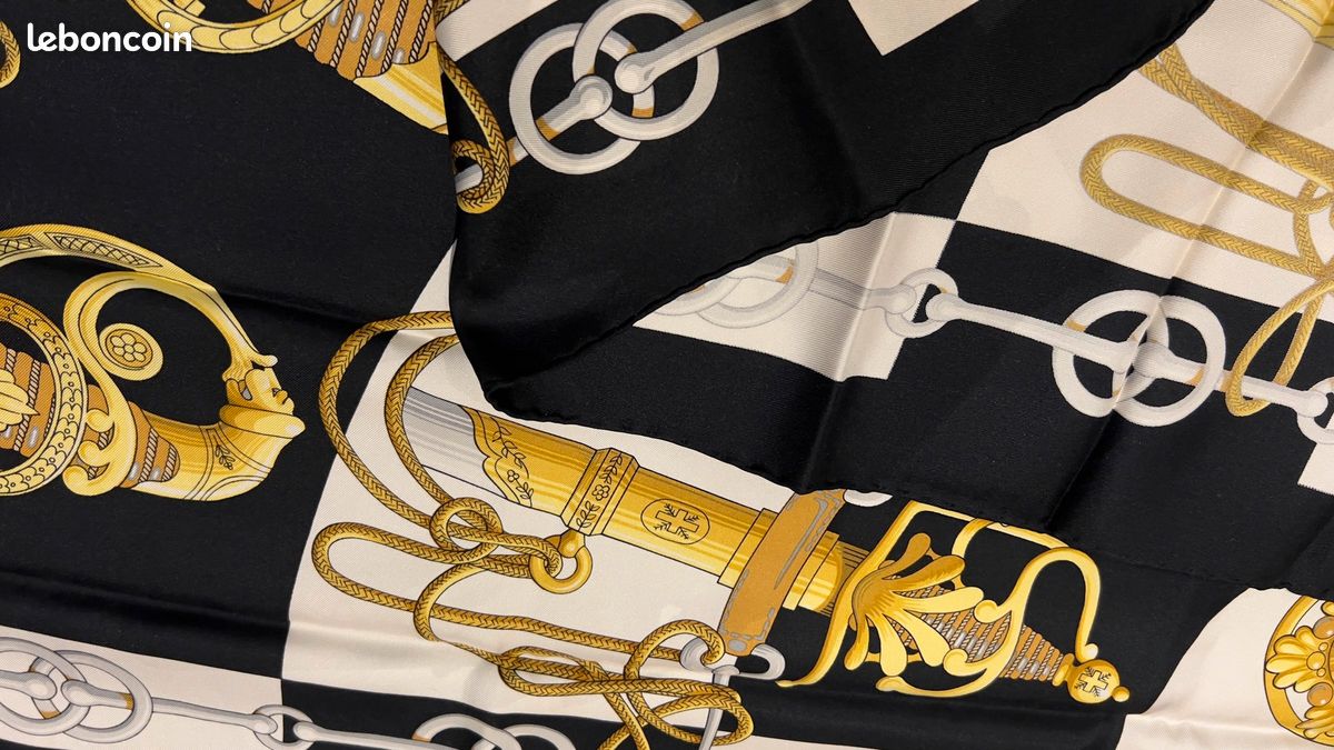 Foulard Hermès cliquetis et sa boîte (image 6)