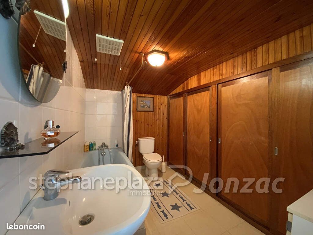 Maison 7 pièces 155 m² - Saint-Genis-de-Saintonge 17240 (image principale 11)
