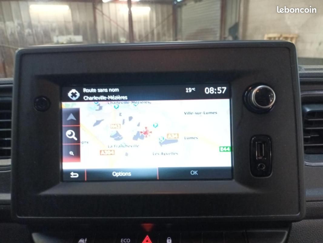 Renault Master III FGN TRAC F3300 L2H2 BLUE DCI 135 GRAND CONFORT (image 16)