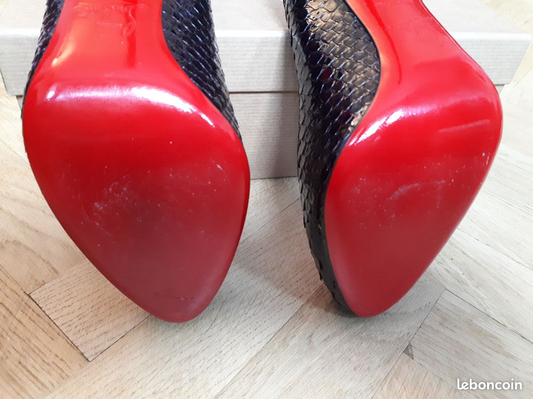 Très beaux escarpins Louboutin, très bon état (image 7)