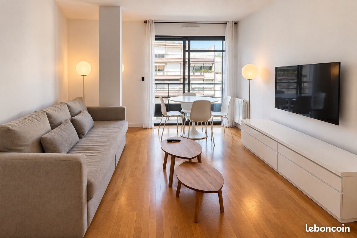 Appartement 2 pièces 44 m² · à Paris · 44 m² · 2 400 €/mois