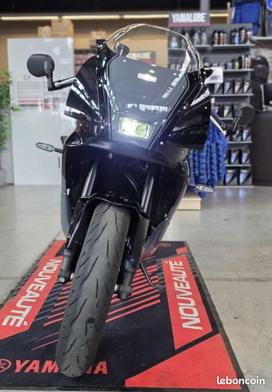 Yamaha XSR 900 GP 890 cm3 (image 8)