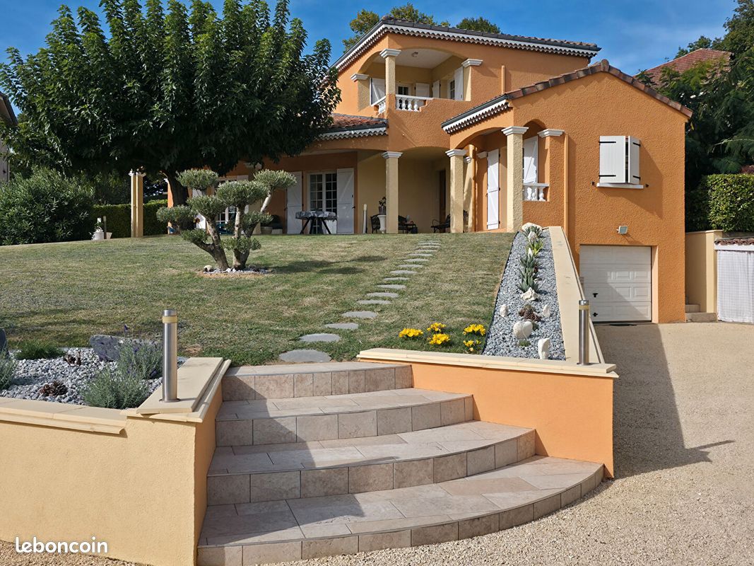 Maison 5 pièces 110 m² · à Génissieux · 110 m² · 485 000 €