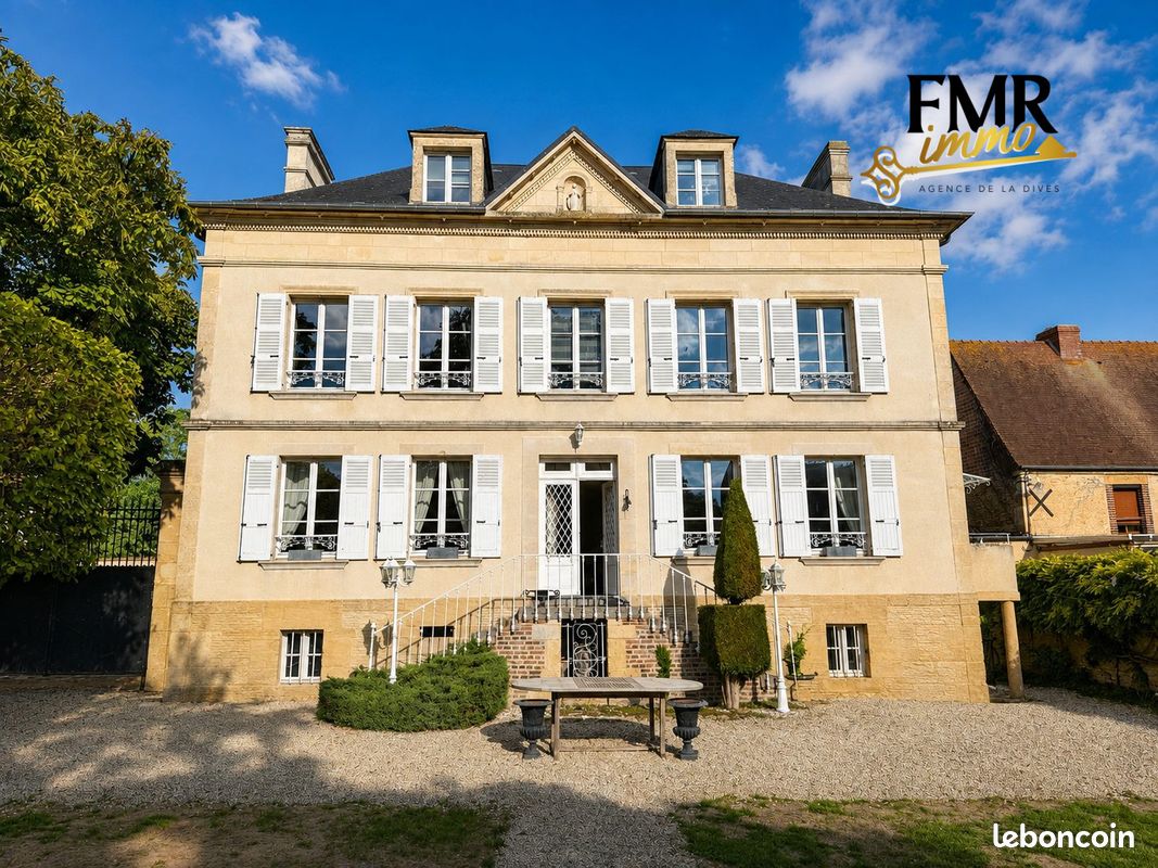 Maison 9 pièces 284 m² · à Saint-Pierre-en-Auge · 284 m² · 630 000 €