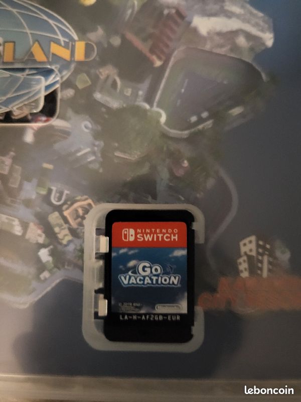 Nintendo switch (accessoires et 1 jeu inclus et petit problèmes avec les manettes) (image 5)