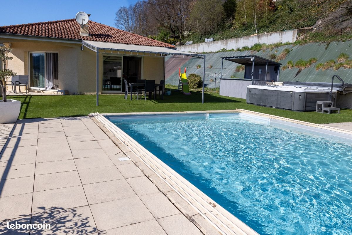 Maison 5 pièces 120 m² · à Unieux · 120 m² · 369 000 €