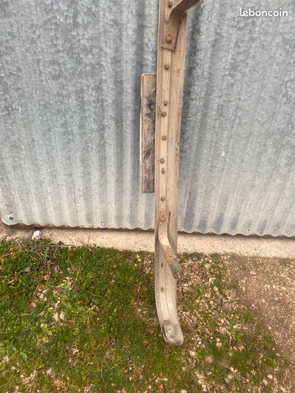 Pare choc avant Peugeot 304 (image 2)