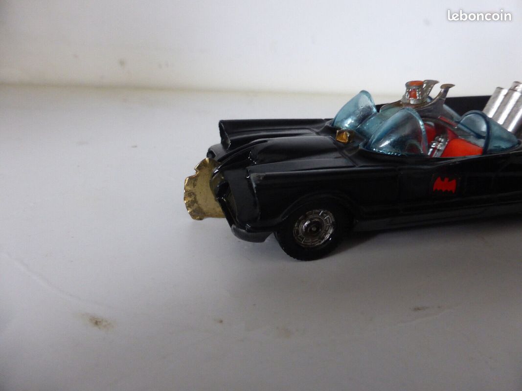Vintage Collection 1960s Corgi metal 267 Batmobile batman