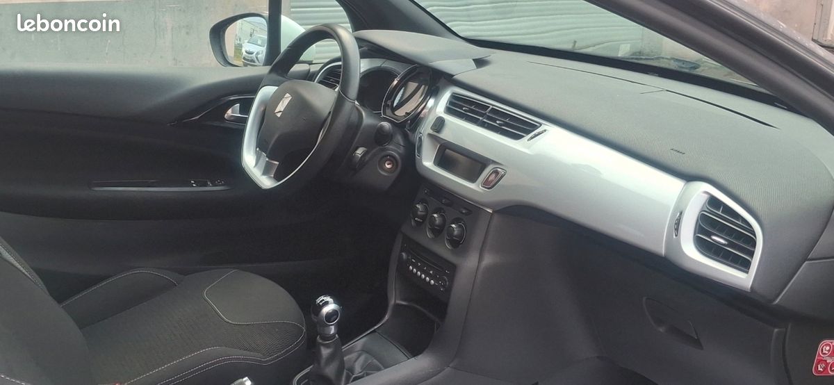 Citroen ds3 1.2 vti 82 cv (image 5)
