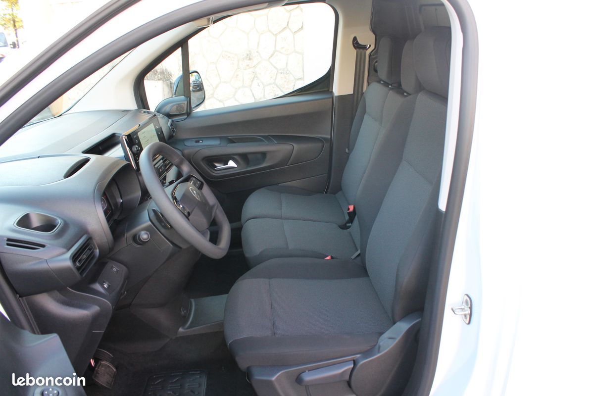Citroën Berlingo III (2) Van Taille M 650KG Blue-HDI 130 S&S EAT8 , Caméra de recul, Android auto, Cabine extenso 5 Kilomètres 19 150 Hors taxes (image 5)