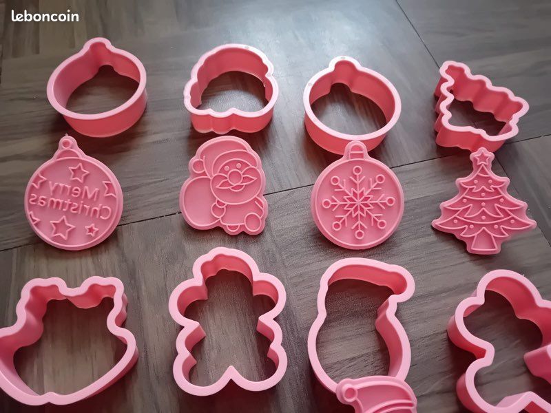 Set De 10 Emporte-pièces Sapin De Noël Ibili - Plastique Rose, 21x24x2 Cm, Avec Recette