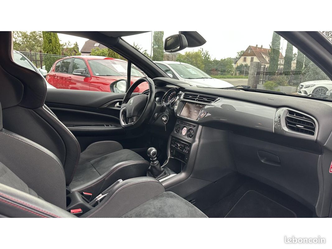 DS DS 3 1.6 THP 16V - 202 BERLINE Racing S. Loeb PHASE 1 (image 15)