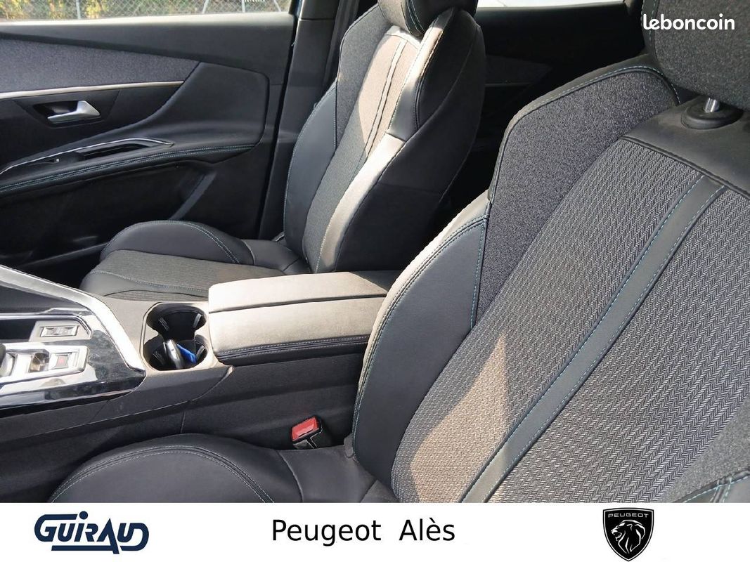 PEUGEOT 3008 Hybrid 225 e-EAT8 Allure Pack (image 9)