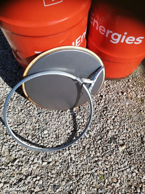Fût avec couvercle et cerclage pour grain (image 3)